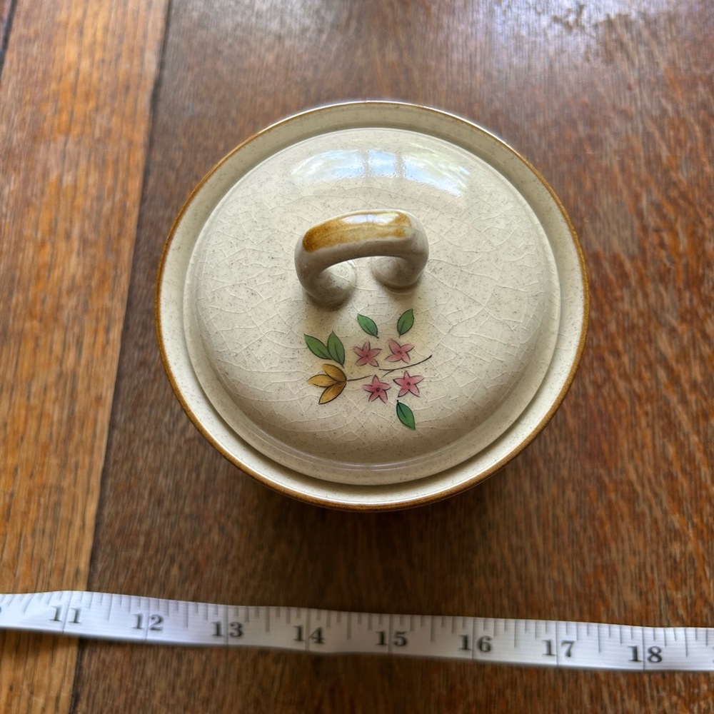Covered Sugar Bowl - Heartland 7774 Vintage
Stoneware